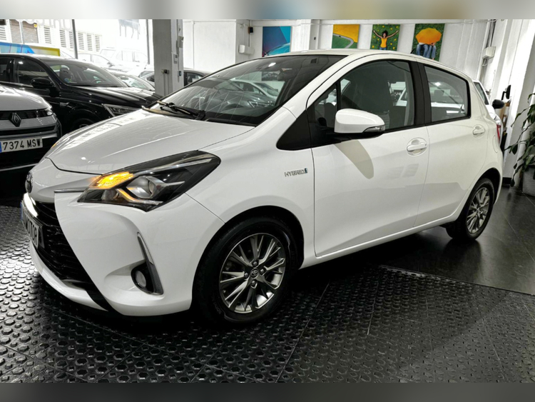 Toyota Yaris Active Hybrid foto miniatura